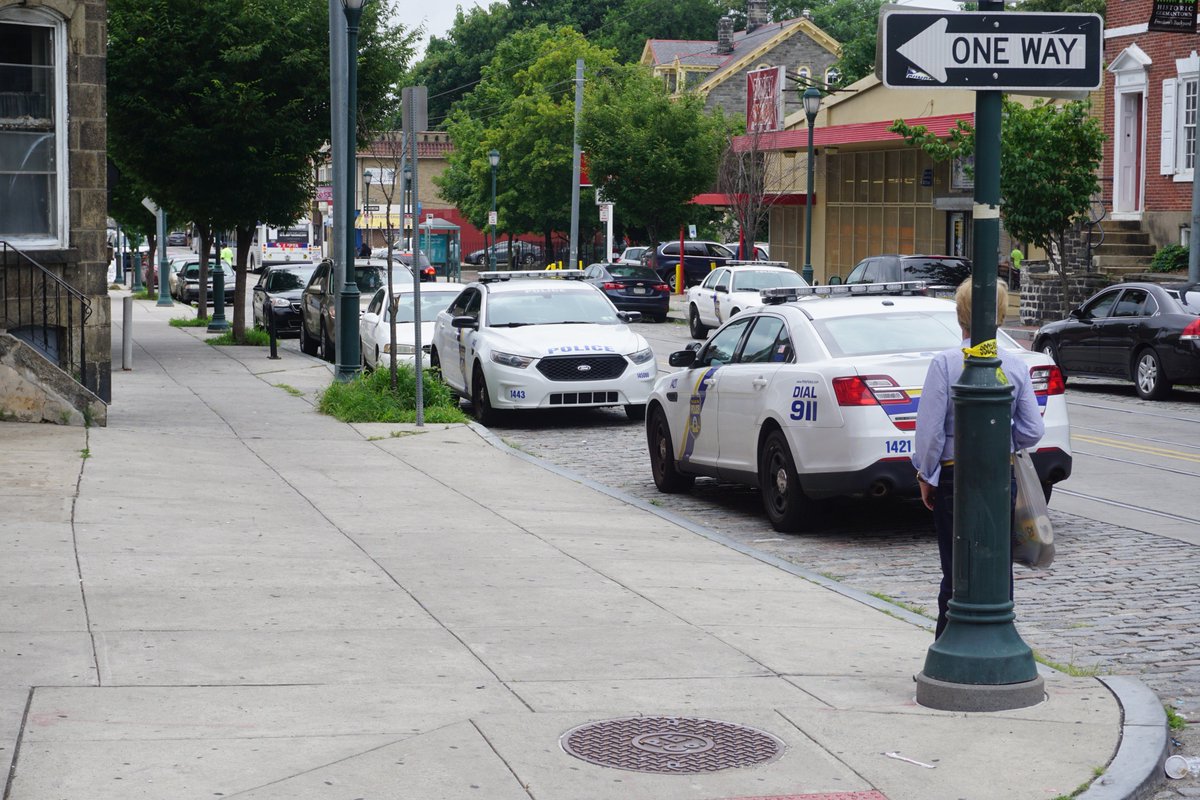 bringhurstpark's tweet photo. thank you @cindybassphilly @PWJonesSr for the critical response to public health &amp; safety issues on lower  germantown ave. @onelovegunsdown https://t.co/HCeKDcNKqn