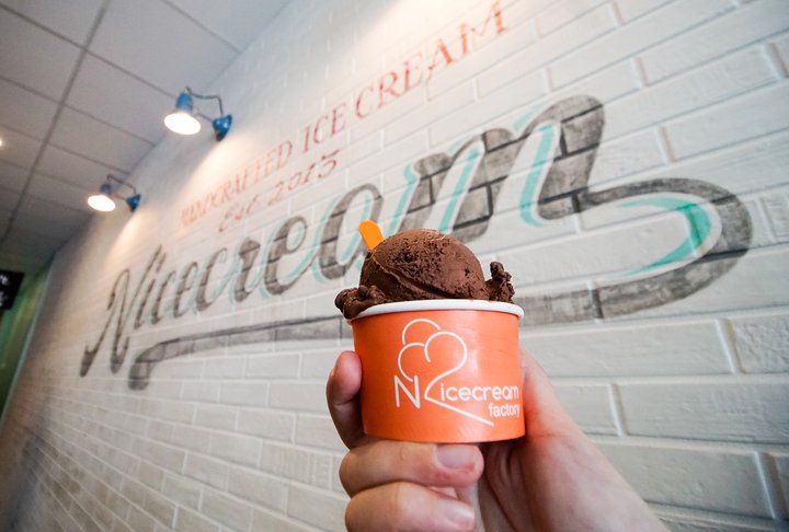 AlexandriaVA's tweet photo. Here are our go-tos for ice cream and cold treats in Alexandria. Which do you recommend? https://t.co/5moGBqr3Xo https://t.co/gj91ni0vEY