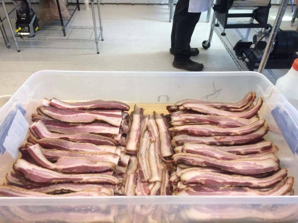 AmandaRaven5's tweet photo. Gotta love smoke ribs and bacon 🥓 can't wait to make beer candy bacon 😁 https://t.co/coVFA77gwk