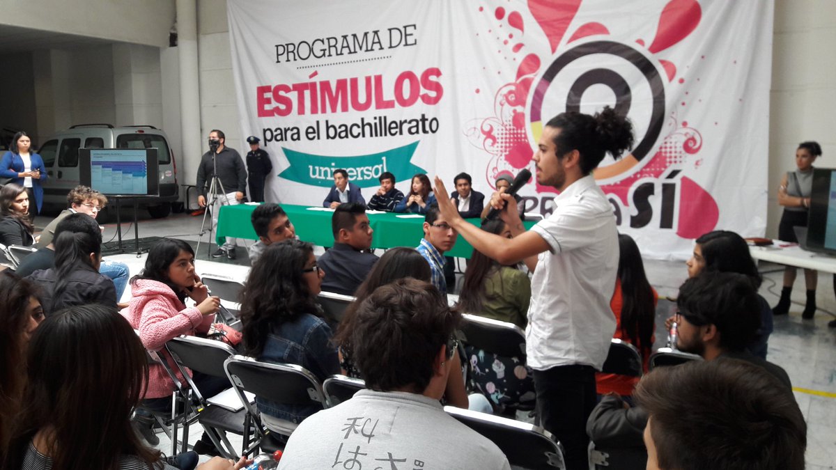 EloyRodrguez6's tweet photo. Primer reunion para organizar el primer Parlamento Juvenil Prepa Sí. Participaron beneficiarios de Prepa 2 y de Bachilleres 3
@KarenQuirogaA https://t.co/iDDxCHaKgR