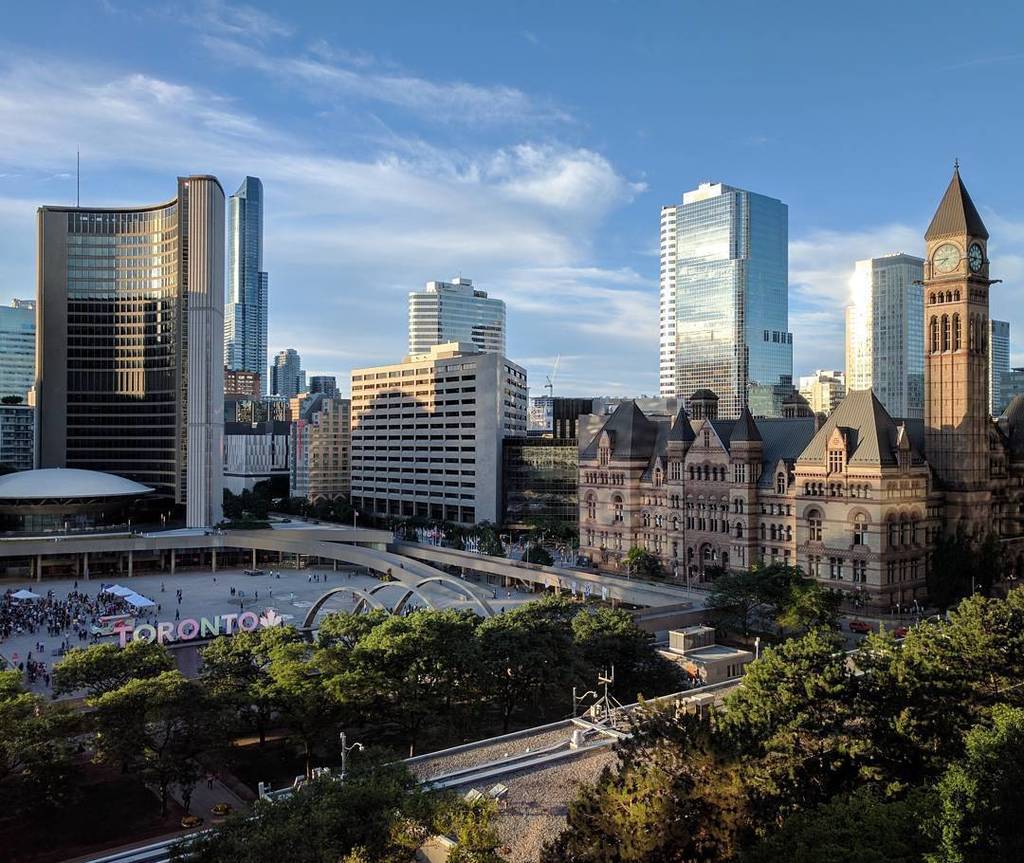 brent_watson's tweet photo. New image via Instagram - "In Toronto for the weekend.  This is the view from our hotel room!" https://t.co/xrADAs5ATz