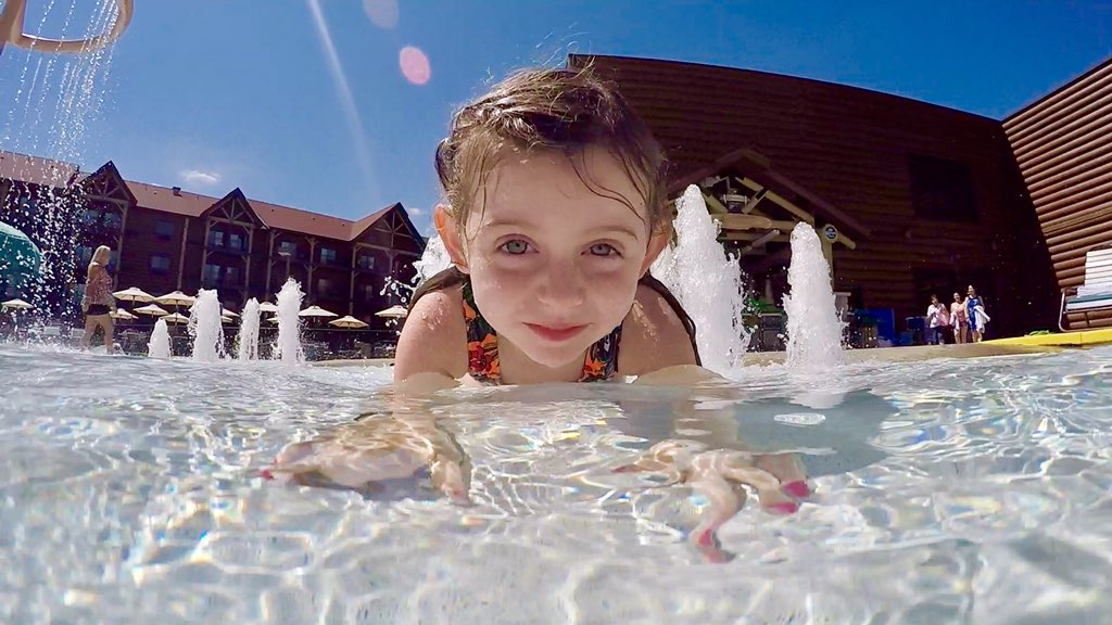 KerryH0we's tweet photo. @GreatWolfLodge Helen loved everything about her first visit to #GreatWolfLodge! #GWLSummerLife https://t.co/aiH69jZmFI