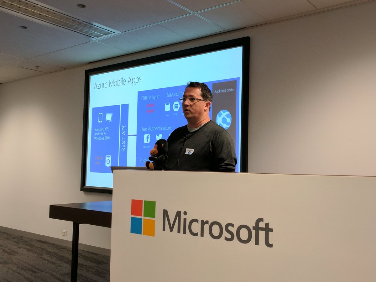kphillpotts's tweet image. Azure awesomeness at #XamarinDevDays with @glenntstephens