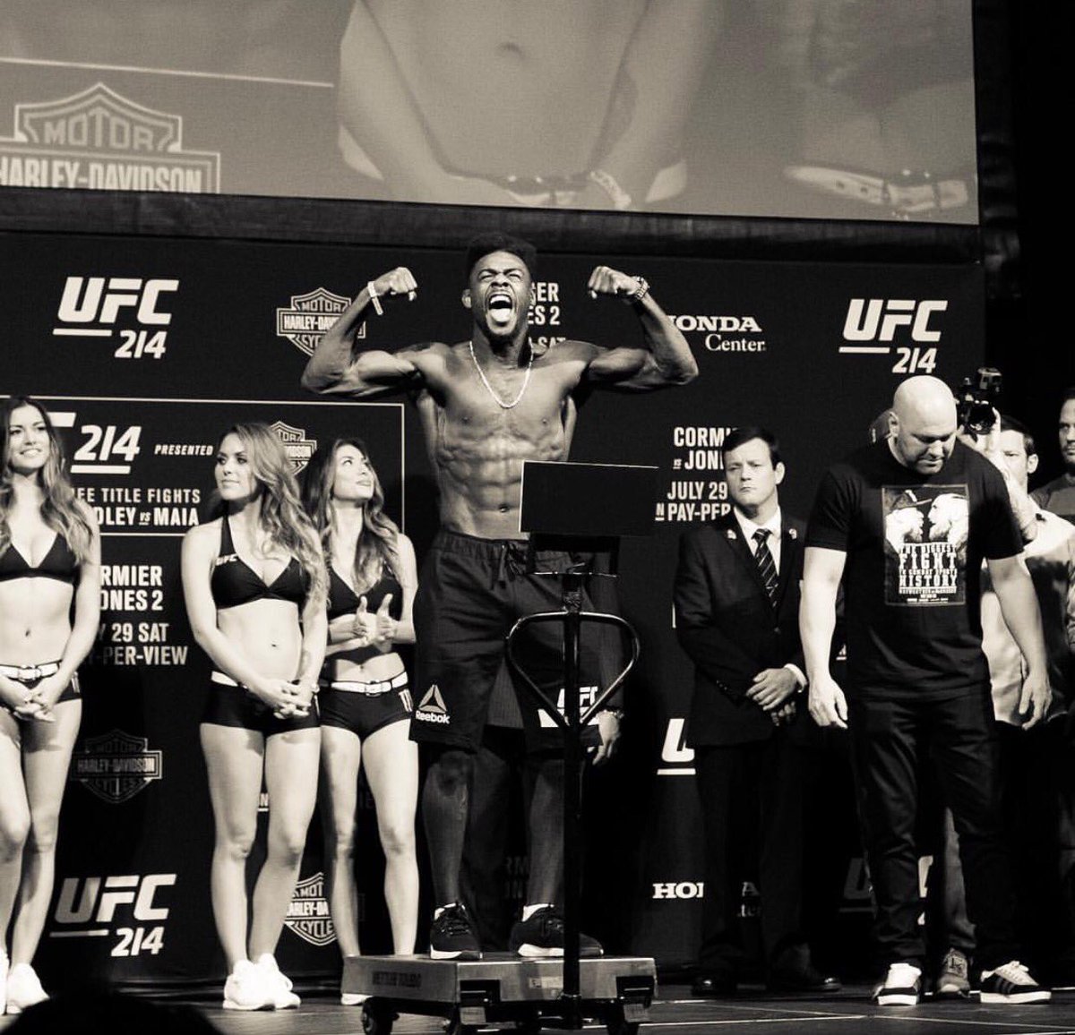 funkmasterMMA's tweet image. I need all my #Funkies to get loud AF for me tmw night!!!
#UFC214 #Funkjitsu #WeAreReadyForWar!