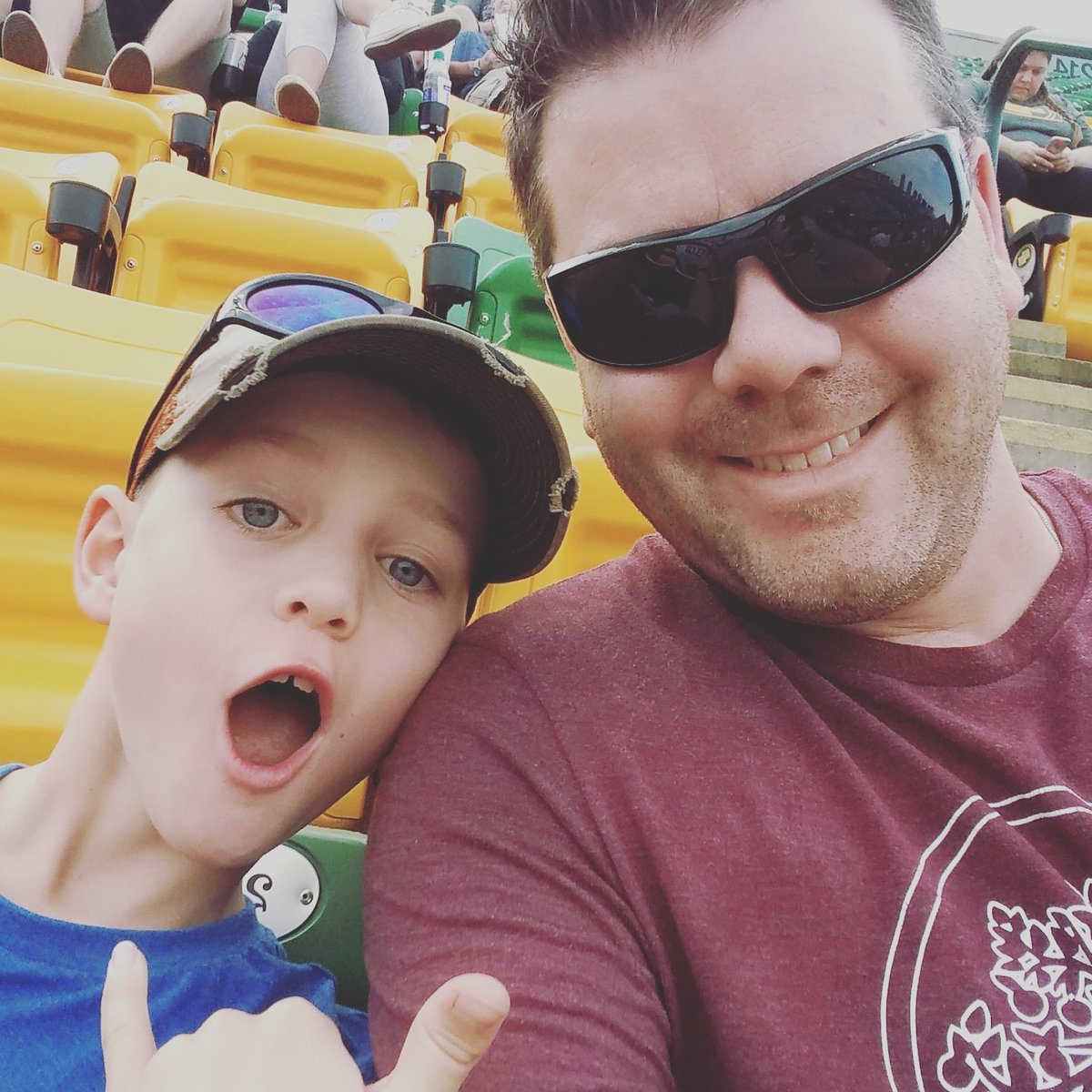 Ashley Hanson tweet media