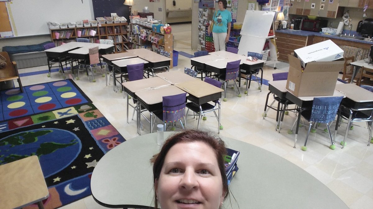 buntbots's tweet photo. The Wise Owls are now Bunt's Bots. Gear up for a great year working together! See you at the roster party. #eakinproud #buntbots #newyear https://t.co/Cmh4yl0nV9