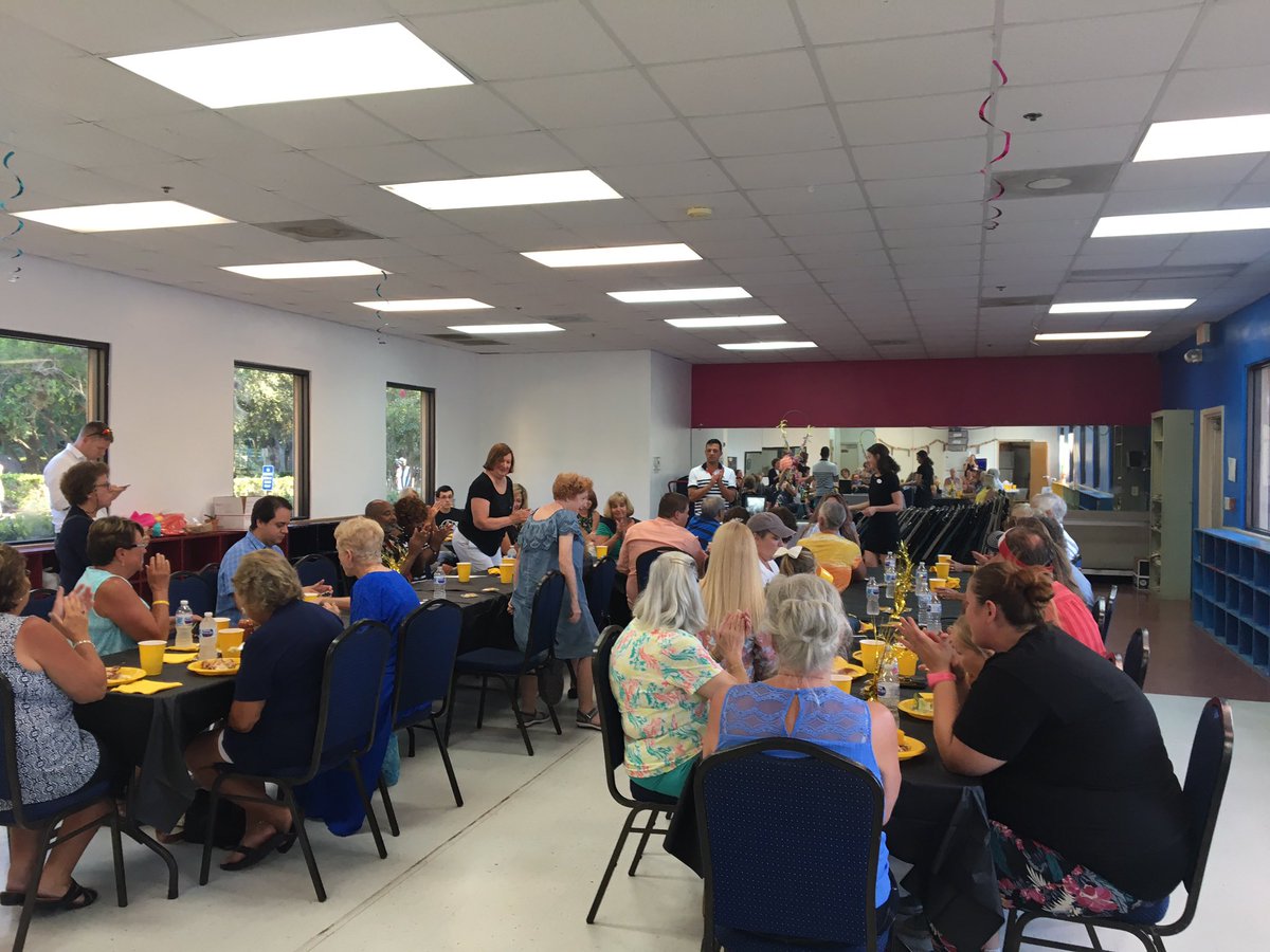 VFYMCA's tweet photo. Tonight was LIVESTRONG at the YMCA program graduation! We are beyond proud of our graduates! Congratulations!@livestrong #survivor #vfymca https://t.co/EmhMhjnd55