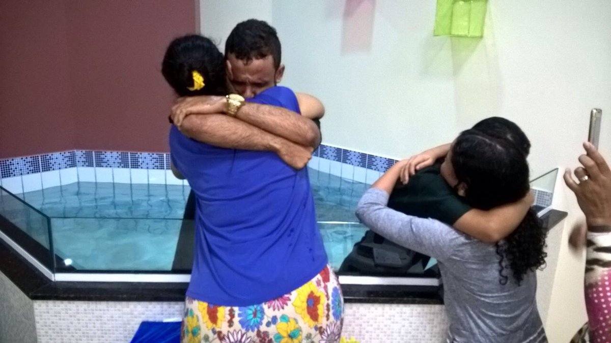 praciole's tweet photo. Mais 2 preciosas vidas batizadas pra seguir a JESUS na #IASD Ouro Preto: Caio e Talia. 45 novos discípulos dist Serraria por uma #IgrejaViva https://t.co/av8rhNVqfv