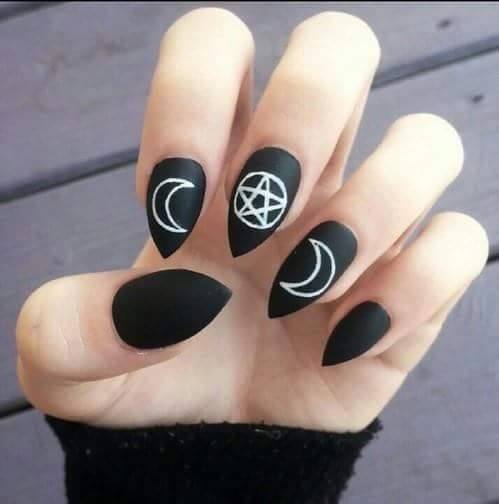 Reforra_2's tweet photo. Amante de las uñas de color negro💅 lassstima q me quedan como el cu🙊🙊 https://t.co/IDaBvn6jMA