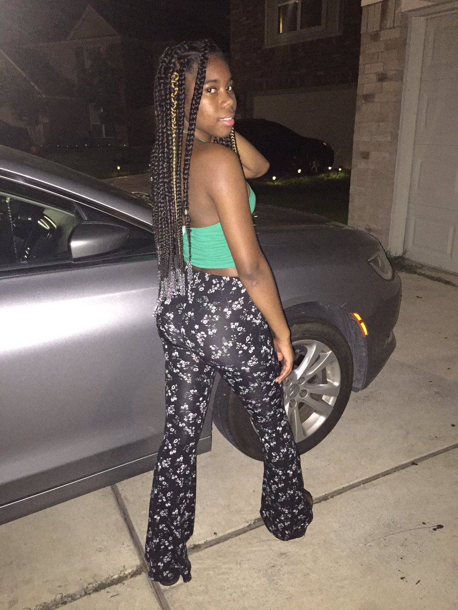 lilniaaaaa_'s tweet photo. cakes 💦😝 https://t.co/EFlNN1Nap3