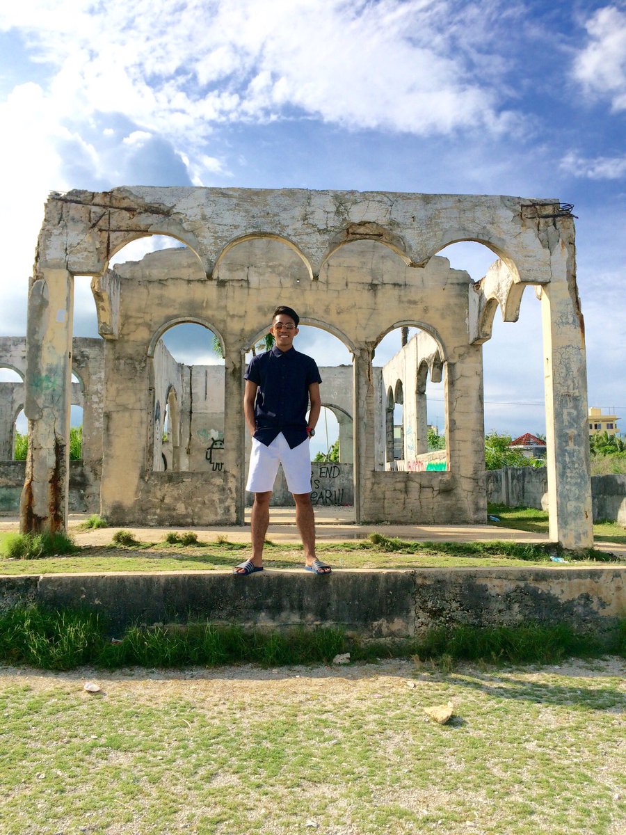 JanGliver's tweet photo. Find some BEAUTIFUL place to get Lost. https://t.co/wwpxeIW6Uv