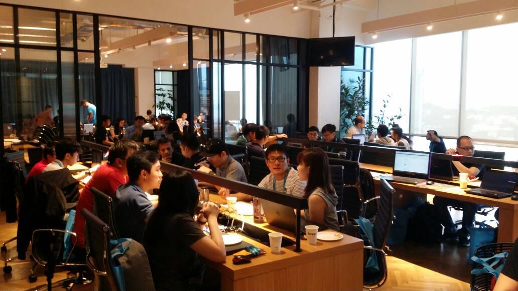 jolee8's tweet photo. Amazing energy at day 2 of the #Finhackaton join us hacking the #DigitalTransformation
#hackathon #digitalrhb #rhbinnovation #klfintechhack https://t.co/wqEerkgMfE