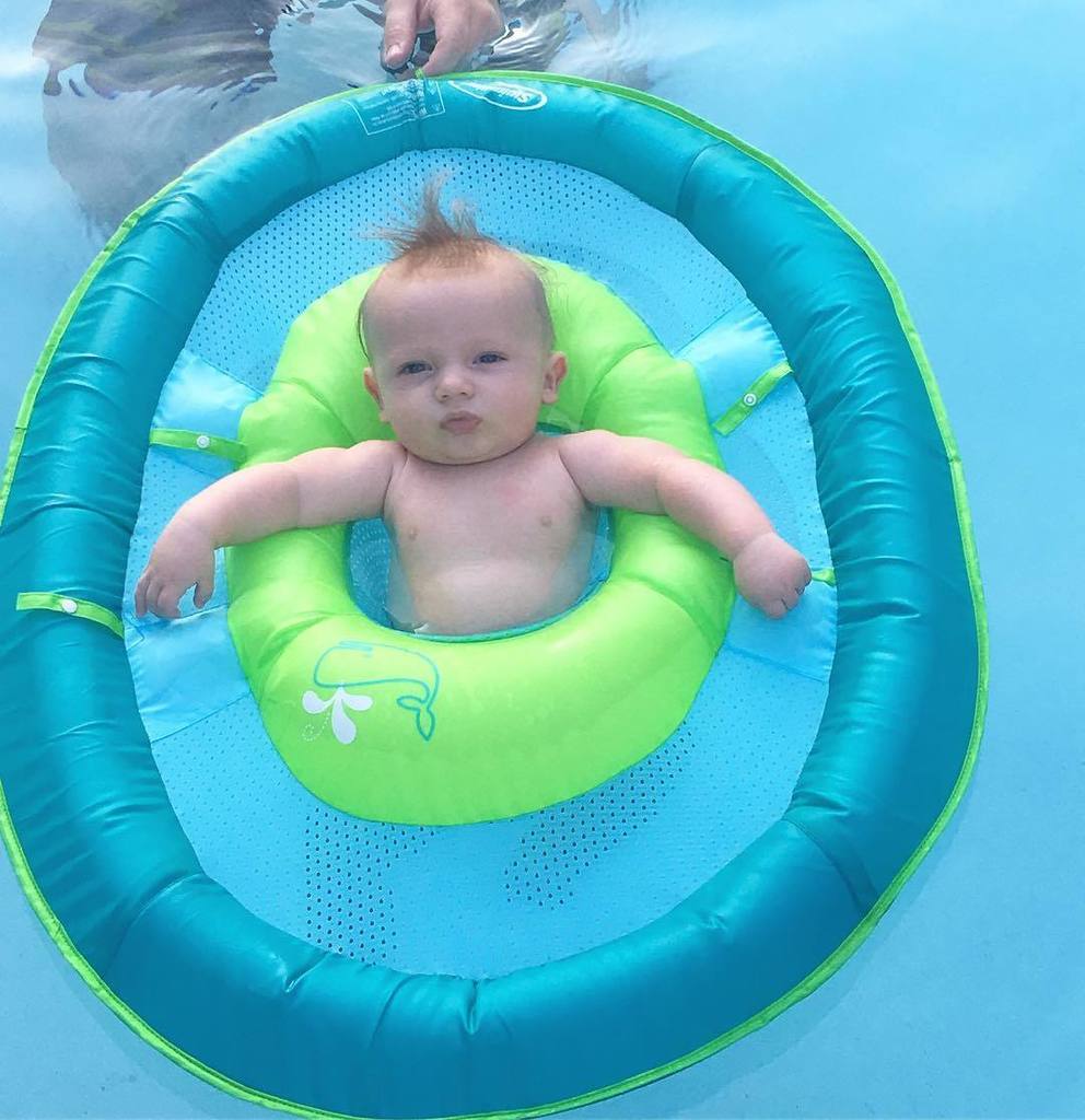 taylortholen's tweet photo. This guy knows how to summer.  #MeetMoe #kingofthepool https://t.co/5S3HjpaKSN https://t.co/zB42CLbrID