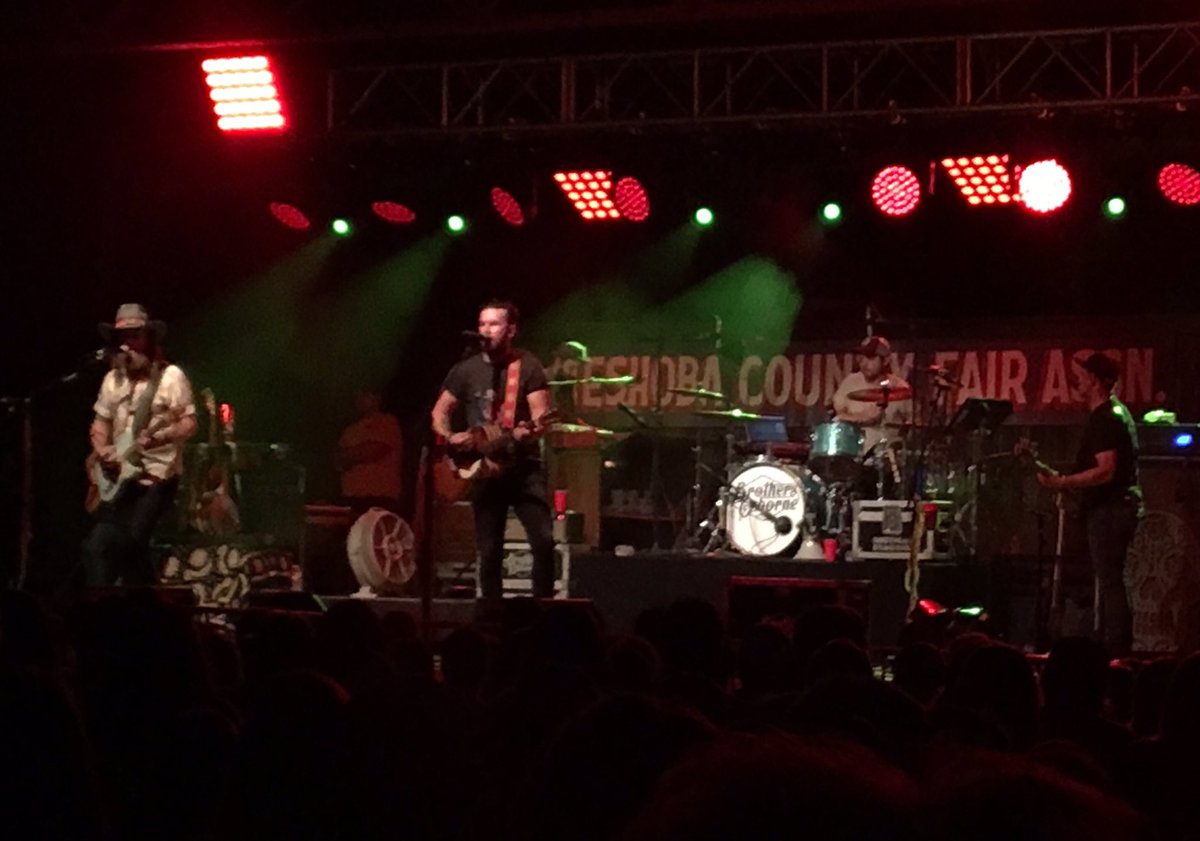 JamesBarrett61's tweet photo. @brothersosborne at #NCF17 https://t.co/bfW8f9gnRM