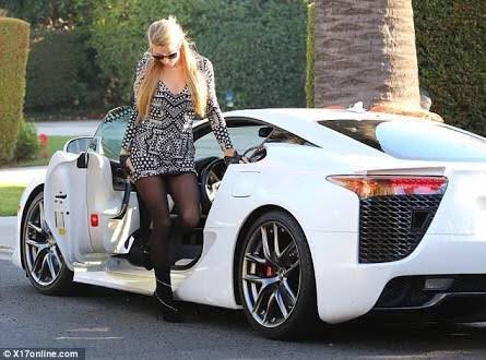 𝐋𝐈𝐋 𝐘𝐔𝐓𝐓𝐘 Lfaみてさ 最近思ったけどさ かおぶっさ リアはメチャンコかっこいいんだよ 音も良いし 細かいところまでカーボン使って気を張ってるし だけどさ 対して速くない フロントブサイク ただ他はレクサスらしくて世界に