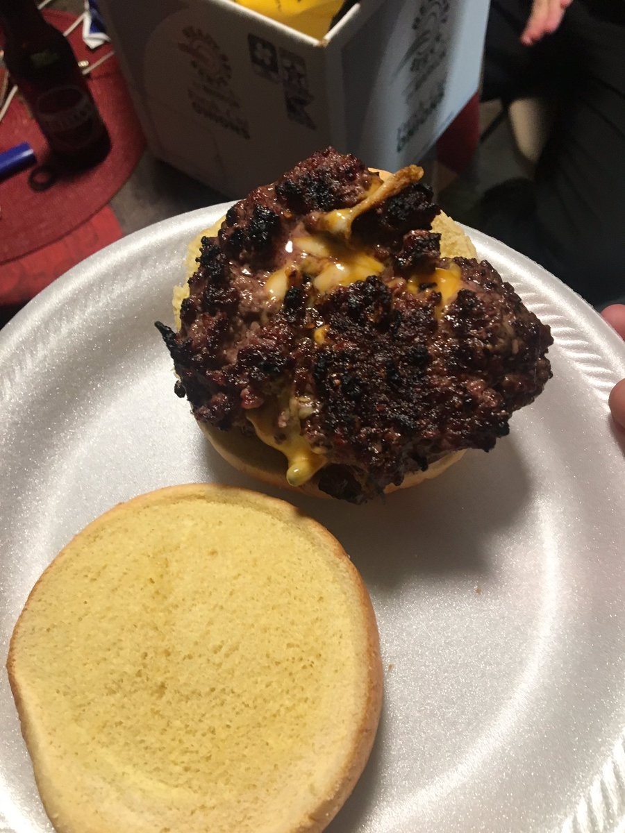 Cobblefish's tweet photo. @GordonRamsay I had a BBQ tonight and put cheese in a burger and made this. How did I do? https://t.co/8sBxXSOkfd