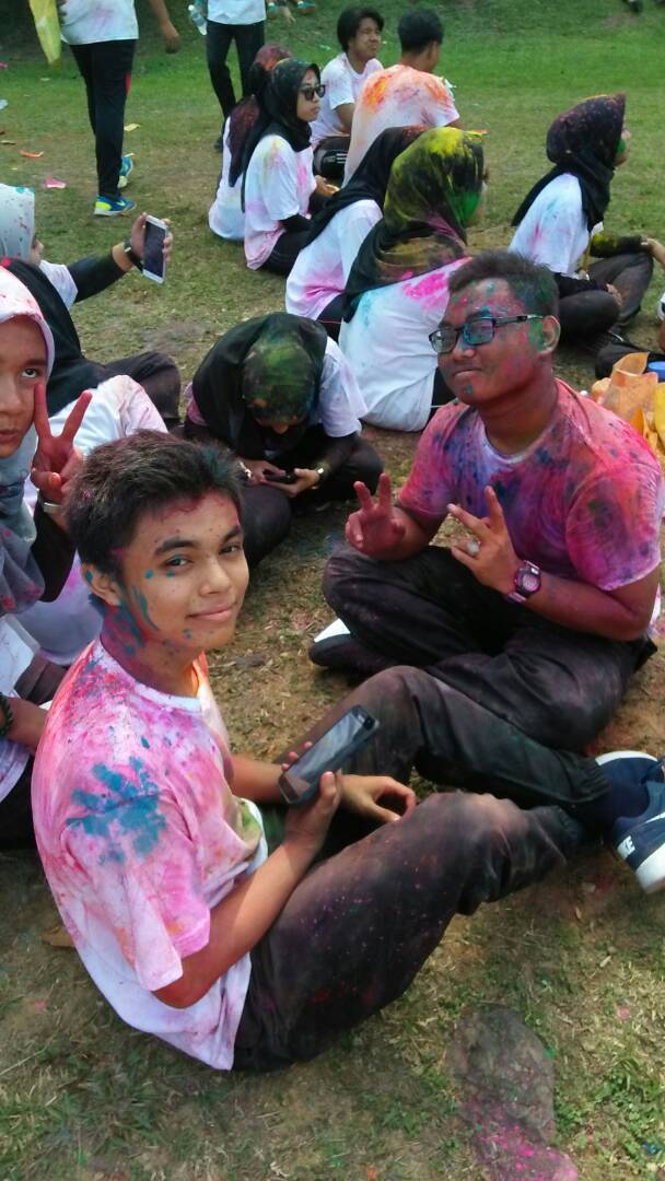 NzAinns's tweet photo. #BSKNColourRun2017 https://t.co/duNN4n50h8