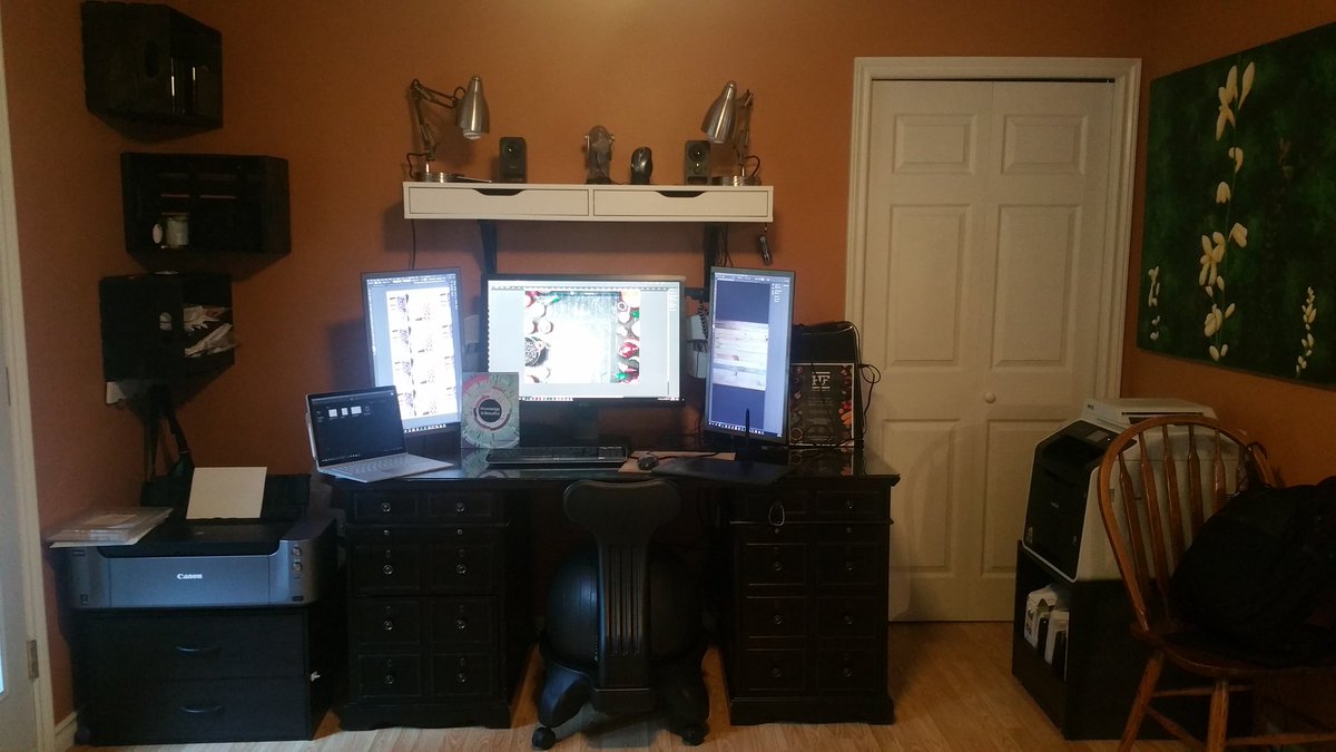 LauraKAugustine's tweet photo. Welcome to my home office/happy place, working on my #passion. #freelancing #WorkFromHome #allthetechnology @Micaura_Inc @HealthFood4Skin https://t.co/tOz62B3Wwn