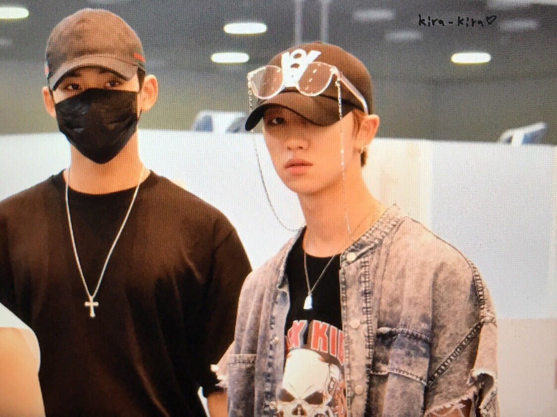 Salapaoz27's tweet photo. คู่หูเจ้าของแบรนด์ MM รู้แล้วจ้าว่าสนิทกัน ไม่ต้องเกี่ยวไว้ขนาดนั้นก็ได้ #gyuhao #กยูฮ่าว #มิงฮ่าว #2ming https://t.co/r5oNOtT74H
