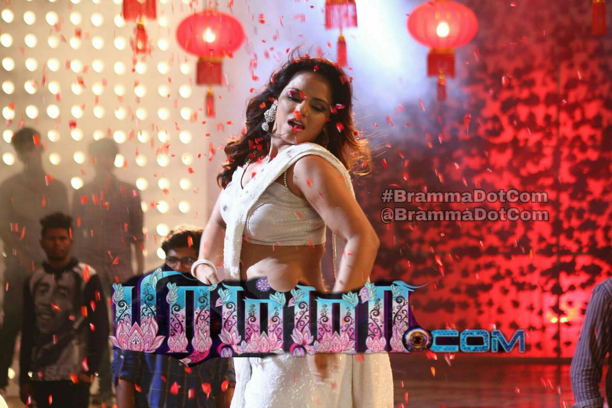 brammadotcom's tweet photo. @Neetu_Chandra exclusive still from #BrammaDotCom movie 
Directed by @vijaysonofgod 
@Nakkhul_Jaidev @ashnazaveri https://t.co/XIgIINeQNr