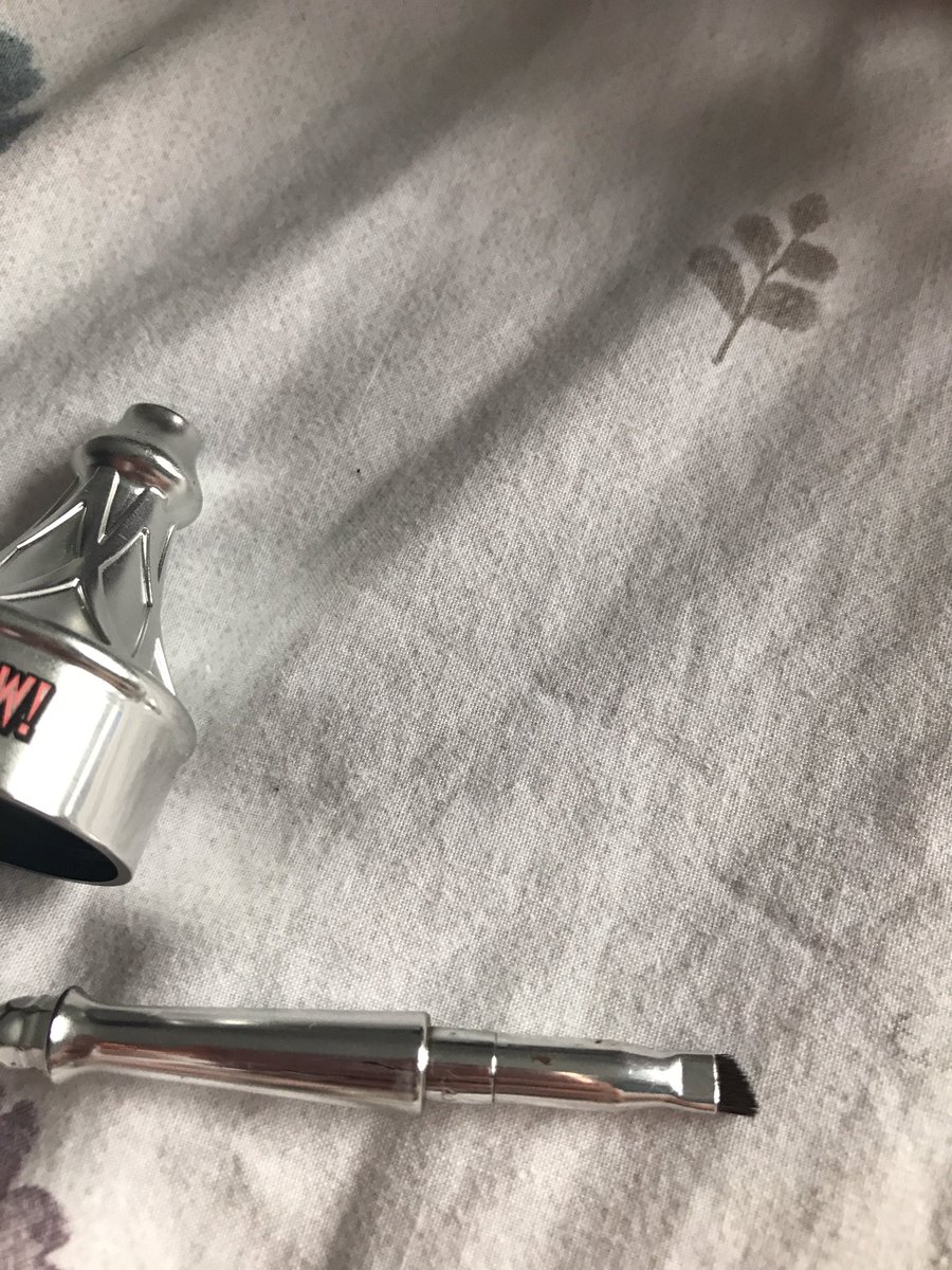 kellyr_dunston's tweet photo. @BenefitUK this is my 2nd ka brow and the brush keeps breaking and disappearing inside the stick. Is this a common problem? https://t.co/vZ70UXfjVh