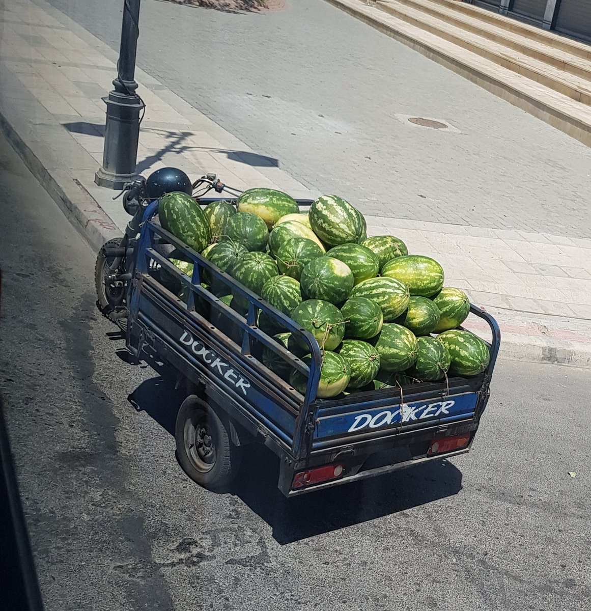 dawaxdotcom's tweet photo. Containerized watermelons in #Docker. @LoicMDivad it's easier now for your infra as code ? https://t.co/Je91sC68SQ