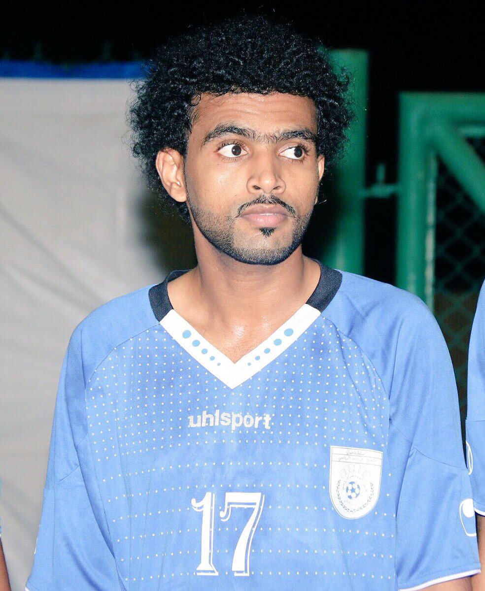 D_united1's tweet photo. نال على جائزة افضل لاعب المقدمة من محل الأفضل للرياضه الاعب ايمن الشبيبي 💙بتوفيق في قادم المشوار ..... https://t.co/Nrj3d0p0JY