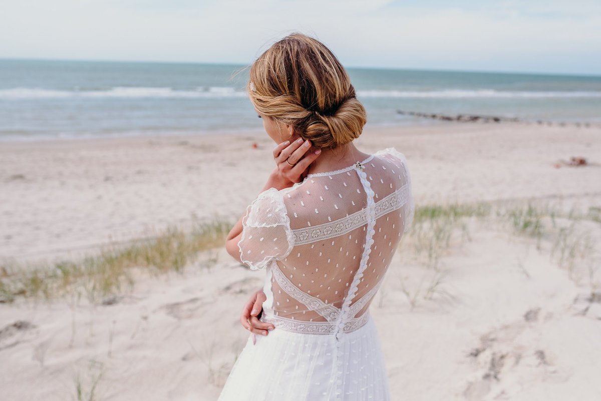 Adeline_Bauwin's tweet photo. ABEILLE #ROBEDEMARIÉE #mariée #mariage #dentelle #lace #plumeti #bride #wedding #weddingdress #madeinFrance #faitmain #bridetobe #bohème 😍😍😍 https://t.co/An73euP7FJ
