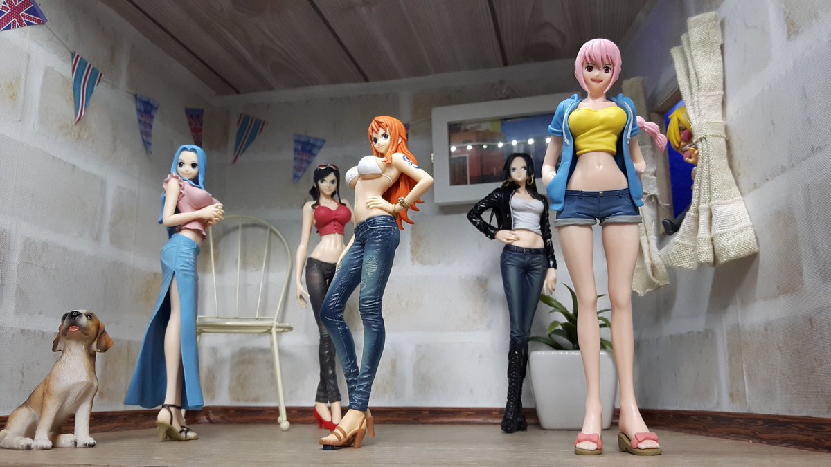 Take World12 ワンピースフィギュアを投稿しよう ワンピース好きと繋がりたい ワンピース好きな人rt 女子部屋にて ナミすわぁん このあとサンジは 多額のベリーを払わされた事は 言うまでもない