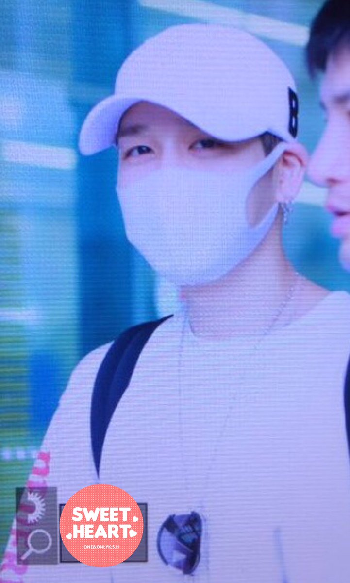 SweetHeart_0222's tweet photo. 20170729 김포공항 preview
오빠 😁😁😁😁😁
#강성훈 #kangsunghoon #젝스키스 #sechskies #姜成勋 #カンソンフン https://t.co/sRSPFvfjct