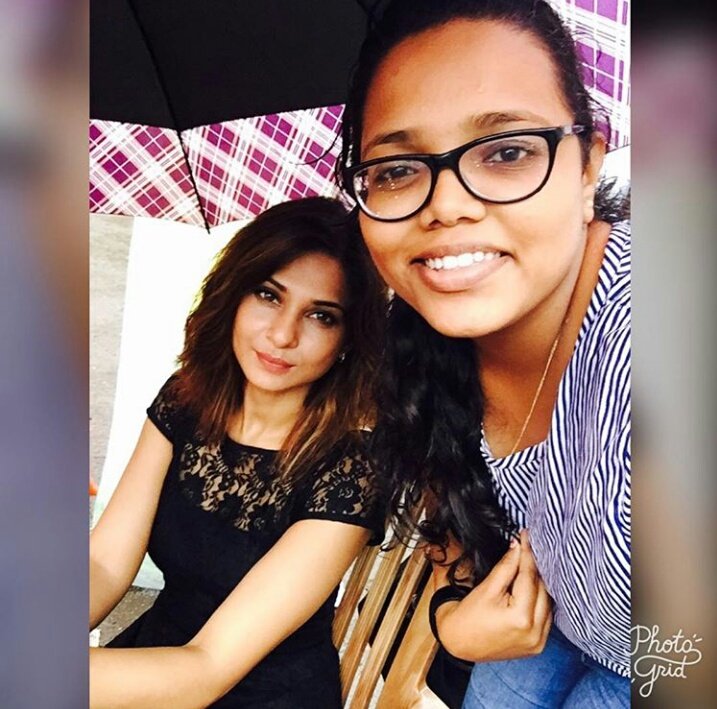 JenWingetWorld's tweet photo. @jenwinget with a fan &amp; a crew member. ❤ Doesn't she look gorgeous in that black dress?

Credit to the uploaders.

#JenniferWinget #Beyhadh https://t.co/g9mHM9cLJ6