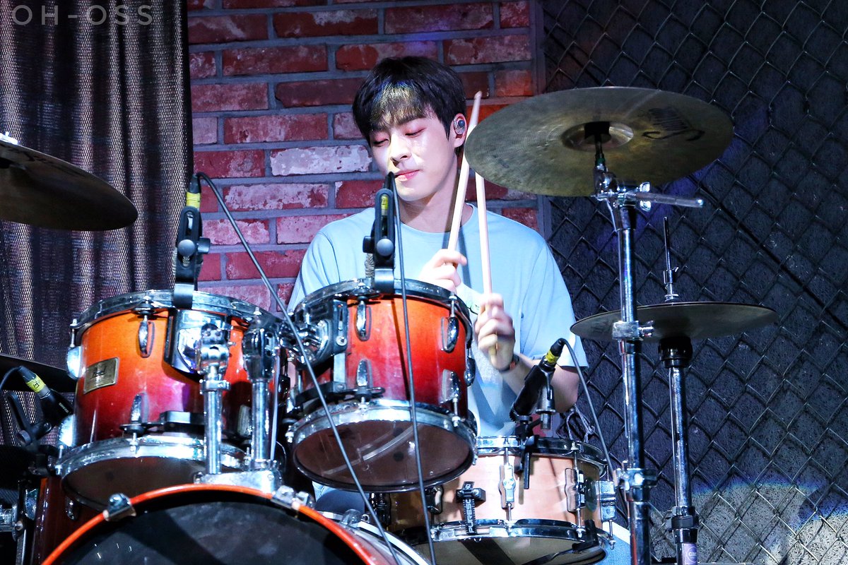 oh_oss's tweet photo. 📸20170728 LIVE CLUB DAY  #오승석 #승석 #허니스트 #HONEYST https://t.co/JqJZrXpYR5