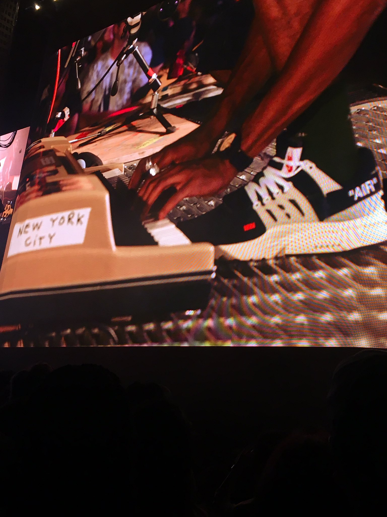 Off White on X
