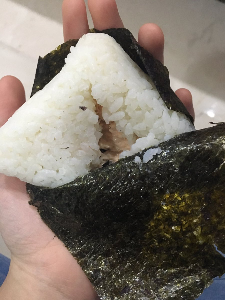 // i destroyed my onigiri fuk