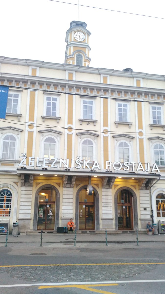 edechon's tweet photo. Ljubljana, 2h d'arrêt. Direction les Alpes juliennes ! #raviolitrip https://t.co/FnSqOxeifr