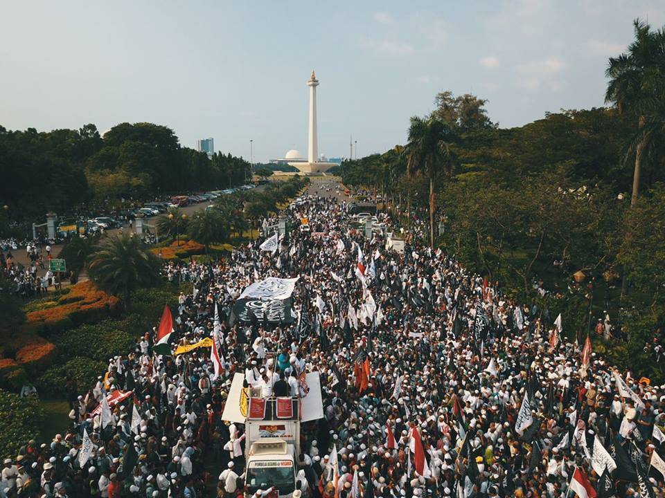 Sewinducom's tweet photo. Tentang Aksi 287 dan Asa Agar Rezim Lebih Adil Terhadap Umat Islam https://t.co/SSCxpKBax6 https://t.co/s8fgMTXdzE