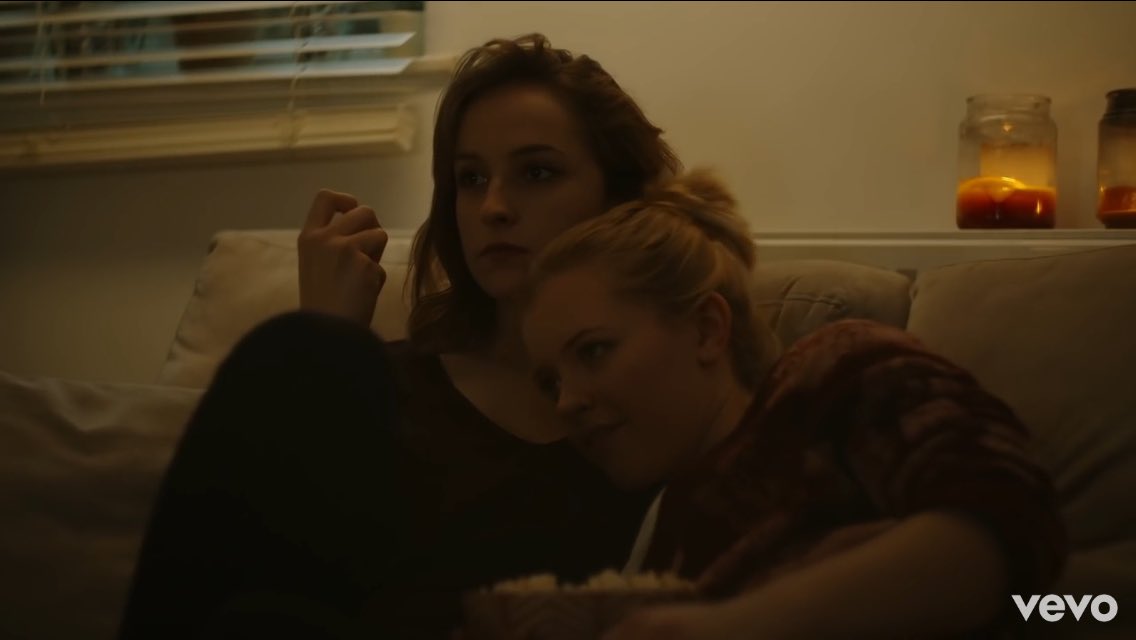 LesbianBoard's tweet photo. sick of loosing soulmates - dodie clark https://t.co/LNNQLcVdfT