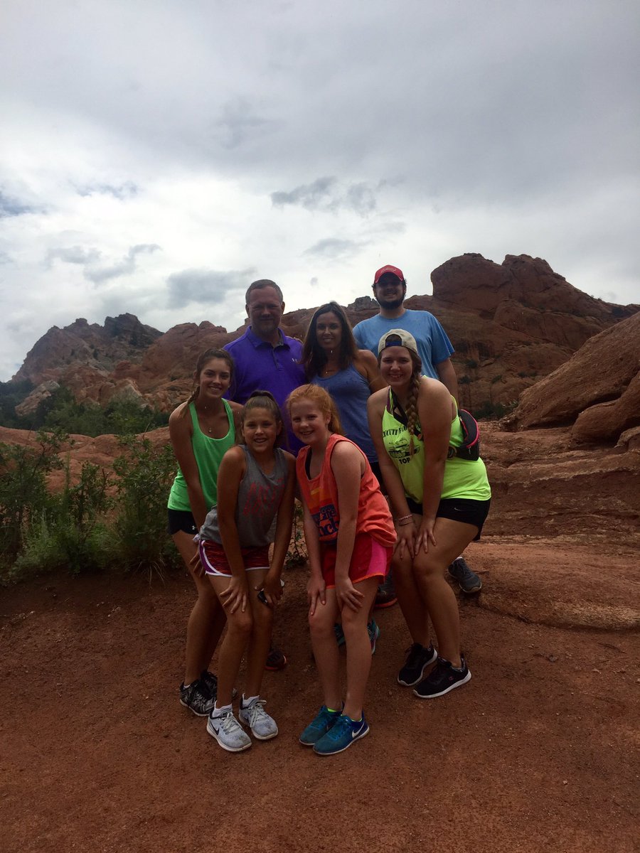 hberner70's tweet photo. Garden of the Gods!  That's why we're there. https://t.co/mzMGrs8AuO