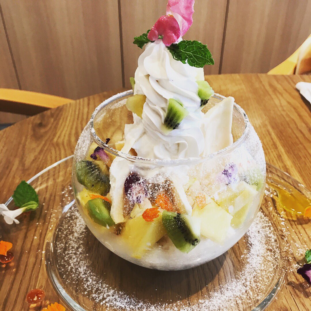 ugeugekeiko's tweet photo. 姪っ子と原宿💃🏻💃🏻✨
パンケーキ🥞&かき氷🍧
しあわせ〜❤️
店員さん、知人の娘さん。モデルやってて、めっちゃ綺麗😍
#workingholidayConnection #原宿 https://t.co/foCYvfPC9B