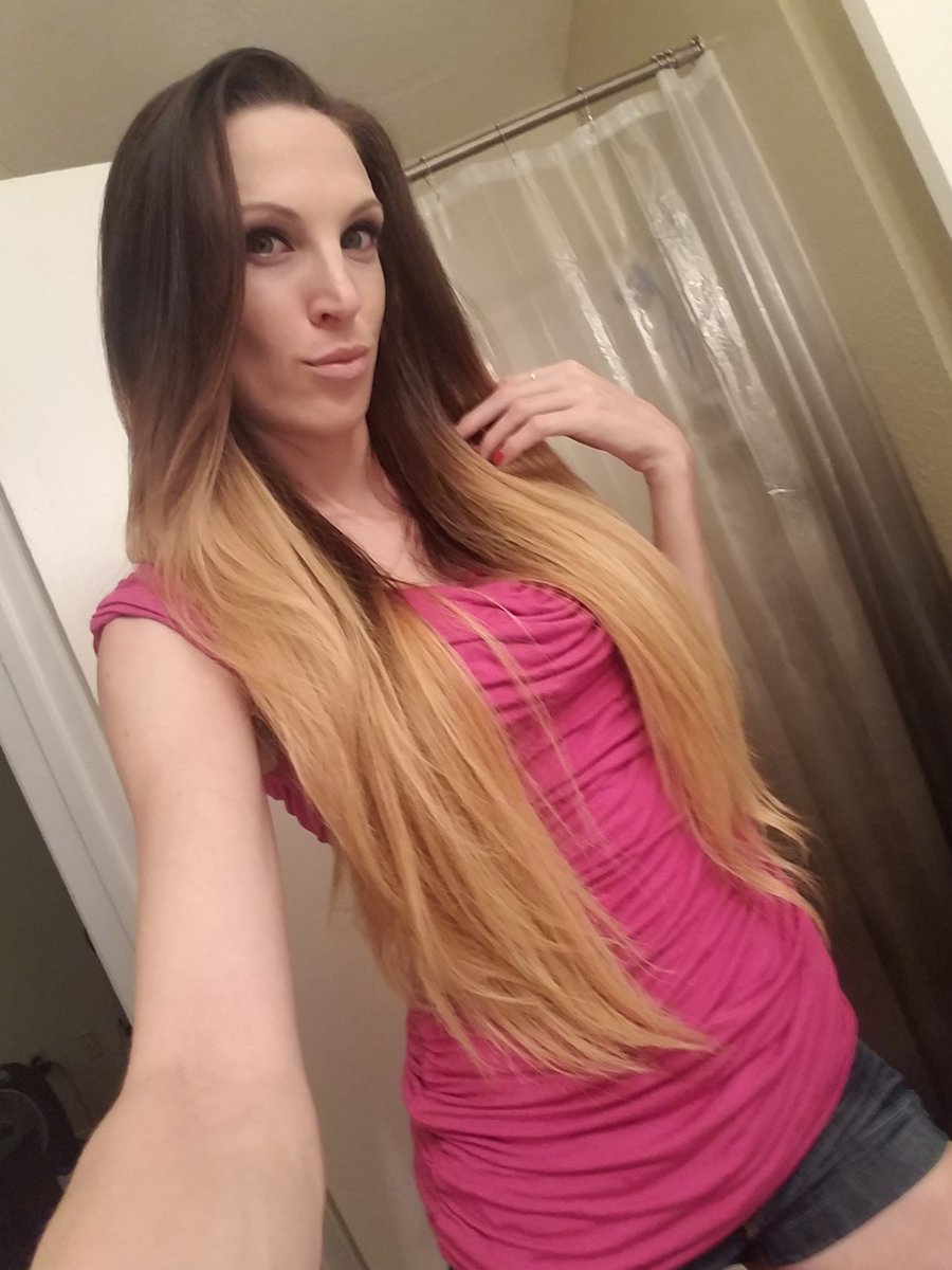 MsMadisonMason's tweet photo. Selfies 📸
#Findom #EmpressShannon #Femdom #FemBitch #BrattyDomme #HairFetish #LongHairFetish
@DirkHooper @underdeskloser @rtdumb @RTCunt96 https://t.co/kb8jLfJOf3