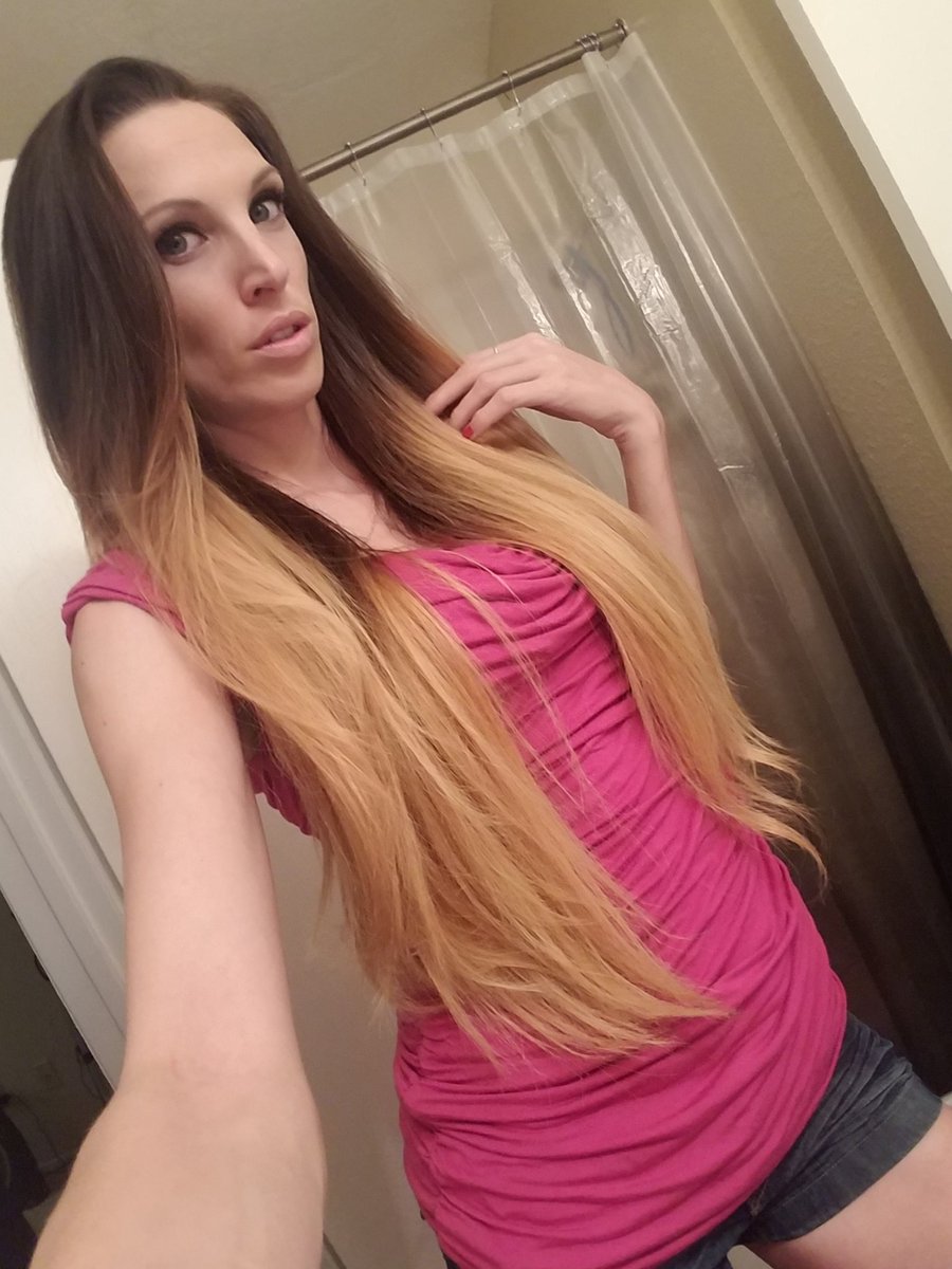 MsMadisonMason's tweet photo. Selfies 📸
#Findom #EmpressShannon #Femdom #FemBitch #BrattyDomme #HairFetish #LongHairFetish
@DirkHooper @underdeskloser @rtdumb @RTCunt96 https://t.co/kb8jLfJOf3