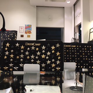 SHIFFONVF's tweet photo. 当店でも人気のDRESS CAMPから新作が入荷しました！！
星型スタッズを使用した高級感溢れる仕上がりです。
是非お手にとってご覧ください。
#DRESSCAMP #ドレスキャンプ　#スタッズ　#バッグ https://t.co/ArpqtBnuIb