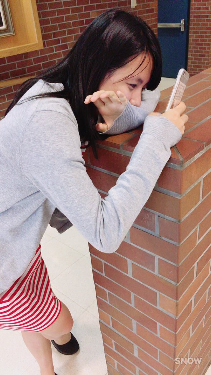 y4y7y2's tweet photo. 今日は大学最後の授業。
別れがかなりつら��った。
午後はピクニックに寿司持って行ってめっちゃ最後楽しんで、ビリヤードやったり、卓球やったり…
明日が来て欲しくない。 https://t.co/KberLp0jYi
