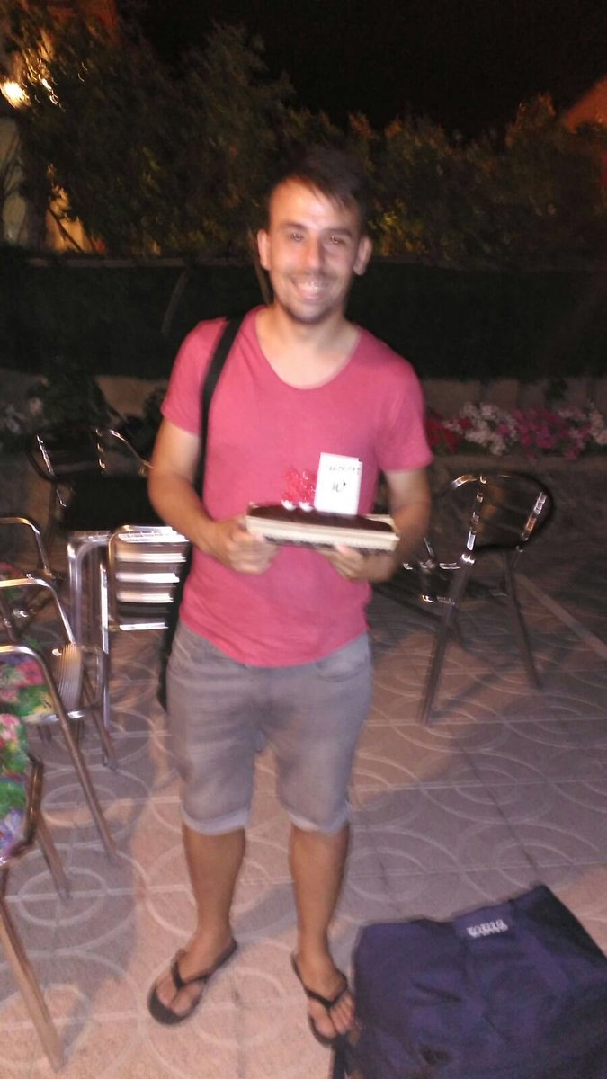jvzanuy's tweet photo. Hoy es el cumpleaños de un tío muy GRANDE!!!!!@josetevalero Felicidades!!! Te quiero hijo. https://t.co/6eko9JsbeR