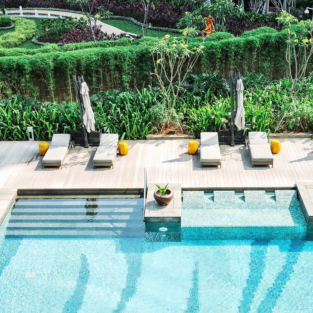 escape_button's tweet photo. Swapping winter for a balmy week in Jakarta 💦 #travelblogger https://t.co/YHJaYWeCaA