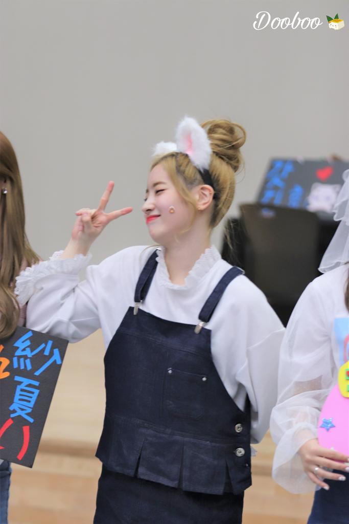 Ericswag_2014's tweet photo. 20170525 
보고 싶다 다현아~ 잘 챙겨먹고 다녀!!
#DAHYUN #TWICE #다현 #트와이스 https://t.co/jrNe4BmZ96