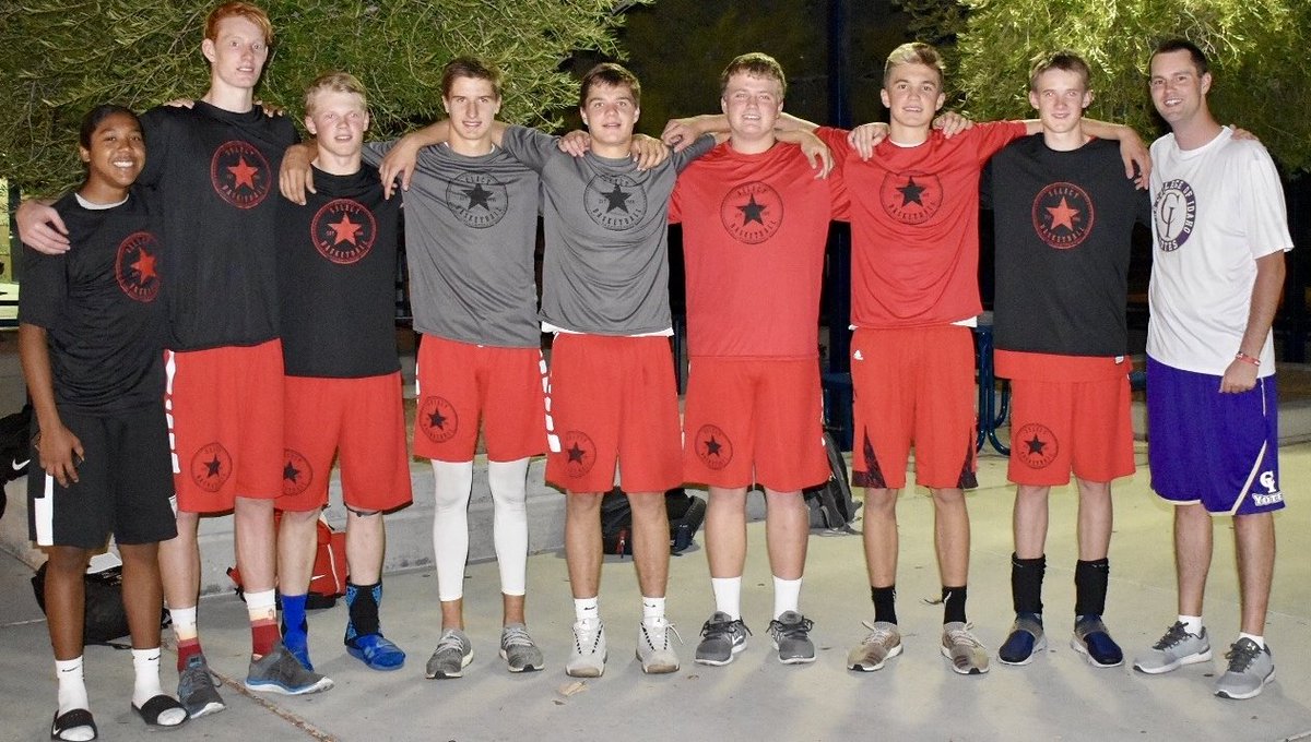 Colby_Blaine's tweet photo. Had a FANTASTIC summer with #SelectRed. Great Players, Unbelievable Young Men! Lots of Great Things Ahead for All! #Select20in20 #WhyNot? https://t.co/OI1vJqSvkY
