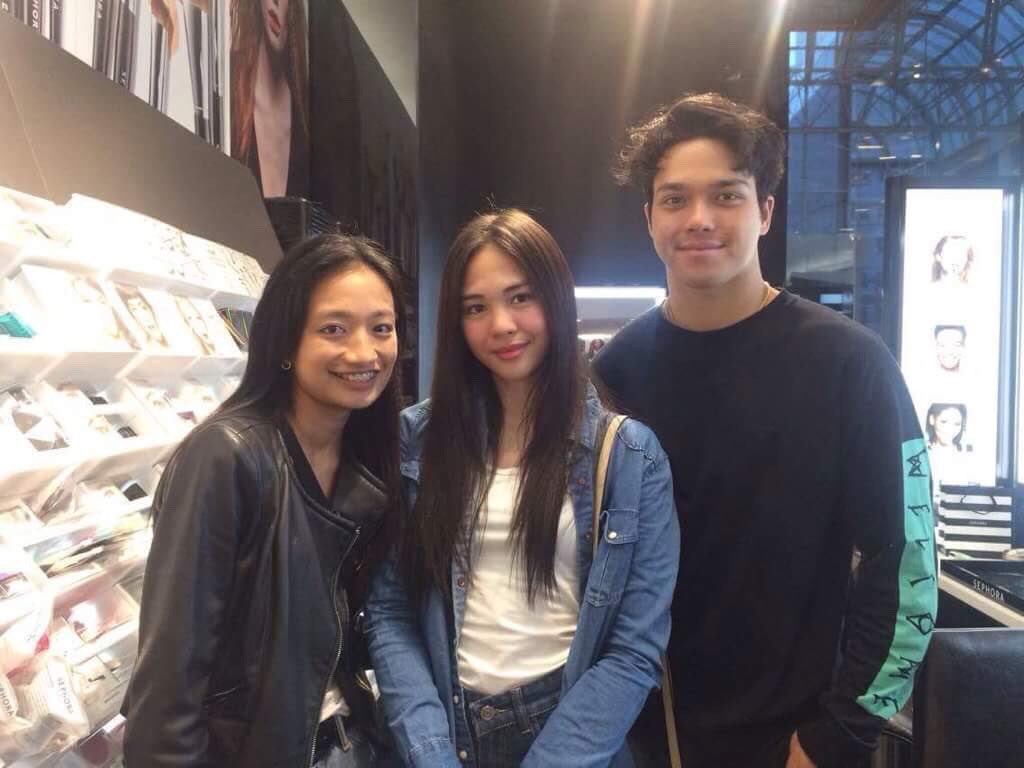 ELNELLAticsME's tweet photo. Elmo in Make up store 
Enrique in women's clothes store

Pa order naman ng Elmo at Enrique please❤️

(c) to the owners of 📸 https://t.co/LiZuFNtckB