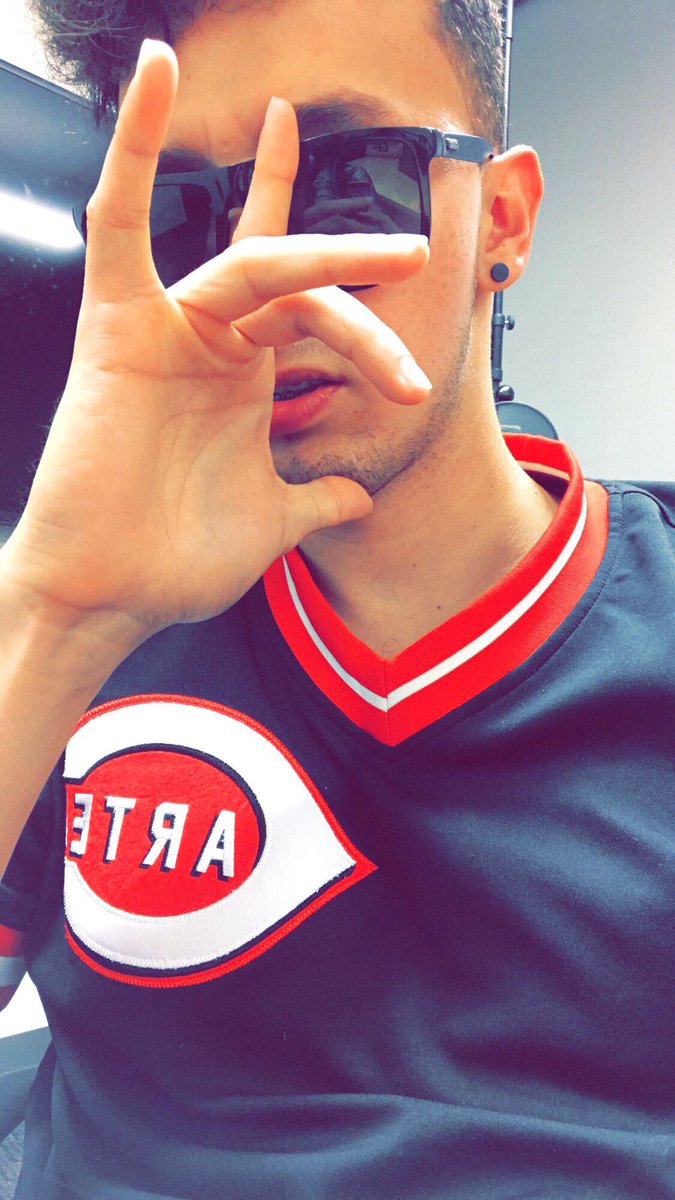 HotSpanishTV's tweet photo. Buenas noches 😈 https://t.co/bbErUdFmO7