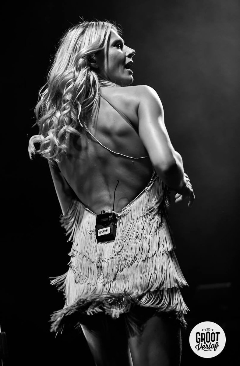 MeskensFan's tweet photo. I'm so glad I can call her my idol! ❤️ #loveher https://t.co/3c45Qsk8MK